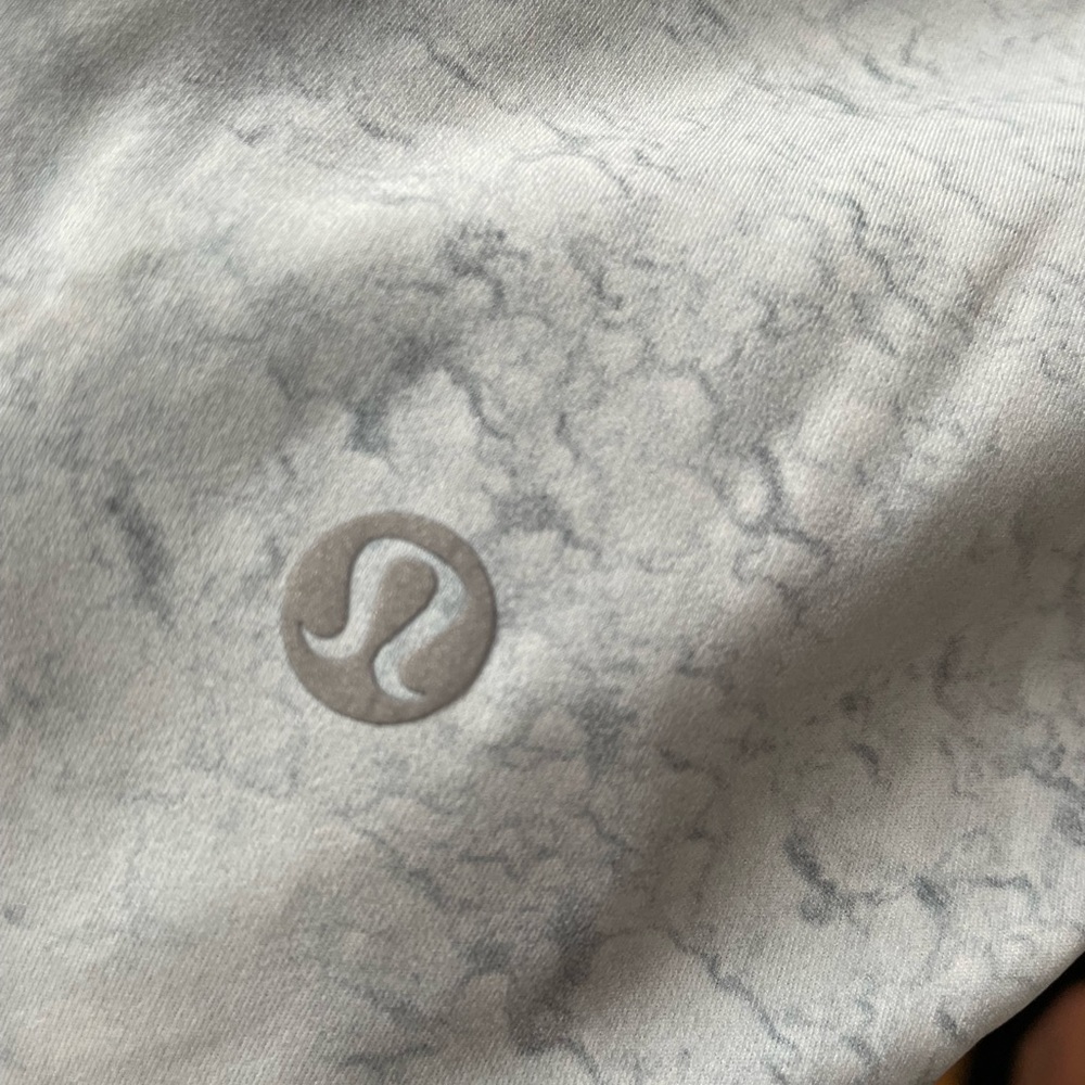 Lululemon Fast  Free Short 10" City Grit White Blue Fog Size 8